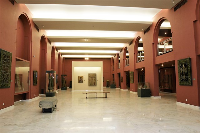 Galeria de Art Veche Romneasc MNAR 2